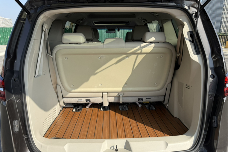 别克GL8 2020款 陆上公务舱 652T 尊贵型局部细节23