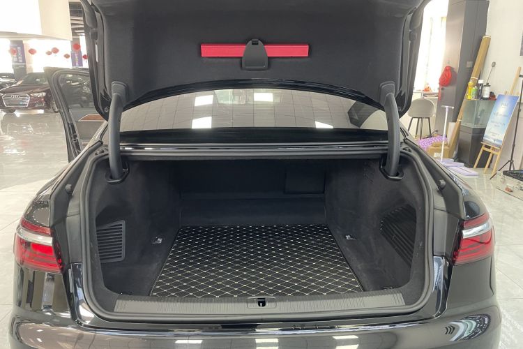 奥迪A8 2021款 A8L 55 TFSI quattro 豪华型中控内饰7005