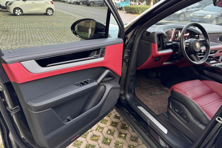 保时捷 2024款 Cayenne 3.0T中控内饰7007