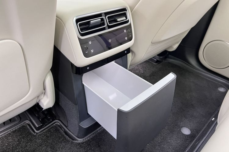 理想汽车 理想L7 2024款 MAX中控内饰7008