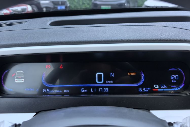 吉利银河 2025款 210km 熊猫卡丁中控内饰15