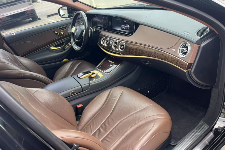 奔驰S级 2017款 S 320 L 商务型中控内饰7004