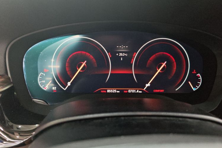 宝马5系 2019款 改款 530Li 尊享型 豪华套装中控内饰15