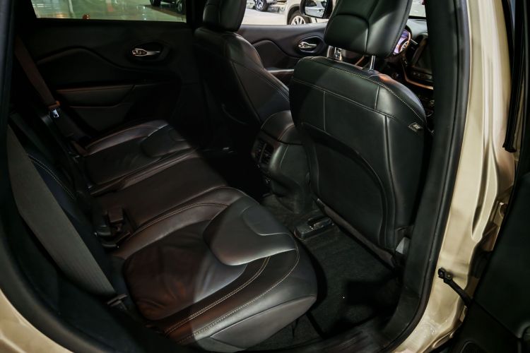 Jeep 自由光(进口) 2014款 2.4L 豪华版中控内饰7005