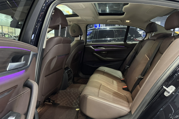 宝马5系 2021款 改款 530Li 领先型 豪华套装中控内饰7006