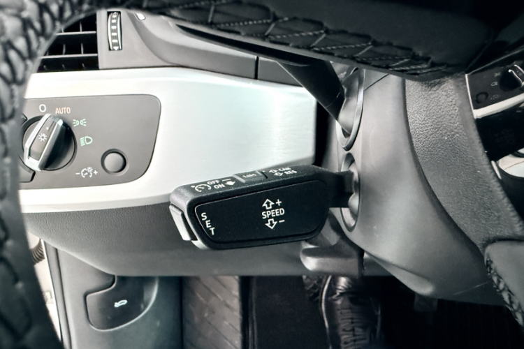 奥迪A4L 2023款 40 TFSI 时尚动感型中控内饰7010