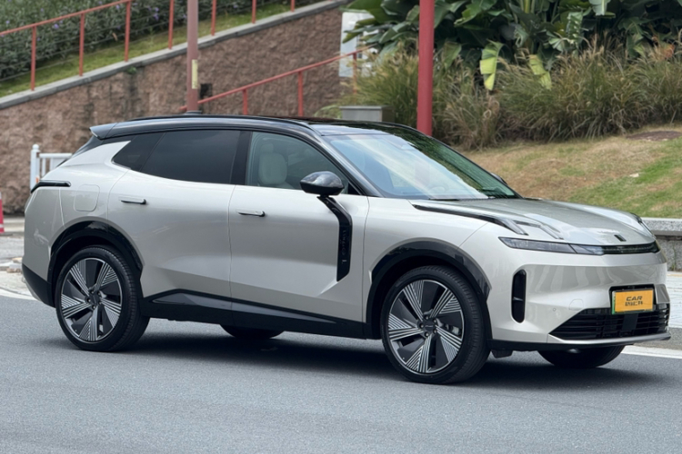 领克08 EM-P 2023款 220km 四驱性能Halo车身外观6007