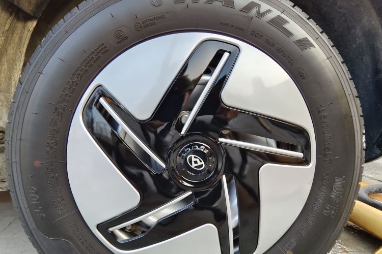 上汽大通MAXUS 大拿V1 2024款 V1 短轴低顶 多功能版（51kWh）车身外观6009