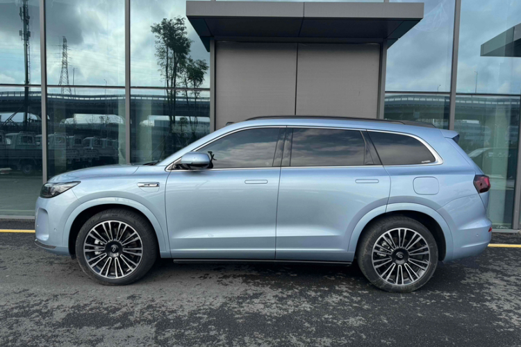 鸿蒙智行 问界M7 2024款 1.5T 智驾四驱Max版 6座车身外观6001