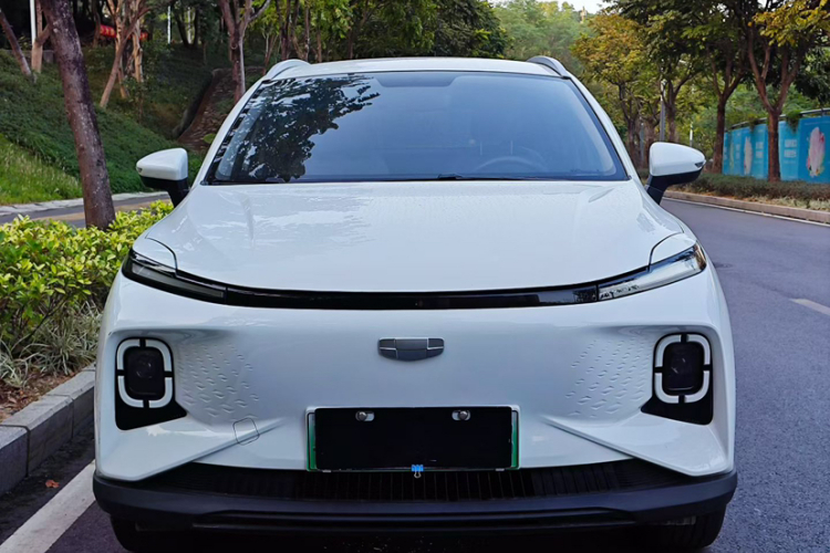 吉利几何E萤火虫 2024款 301km 星光车身外观6002