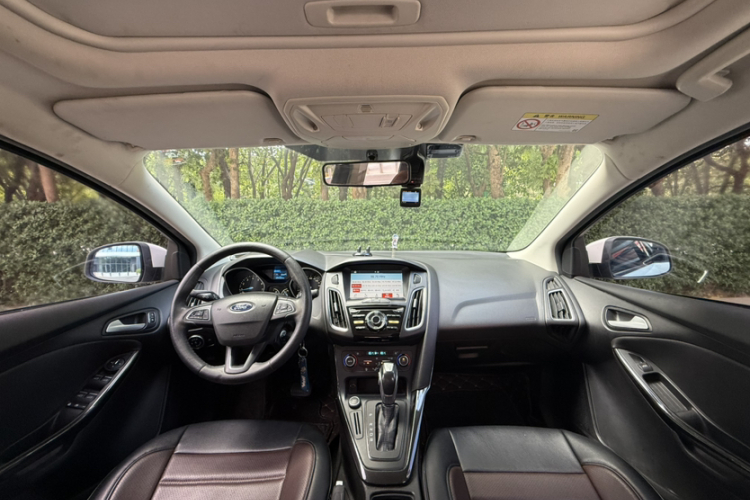 福特 福克斯 2017款 三厢 1.6L 自动风尚型智行版局部细节16