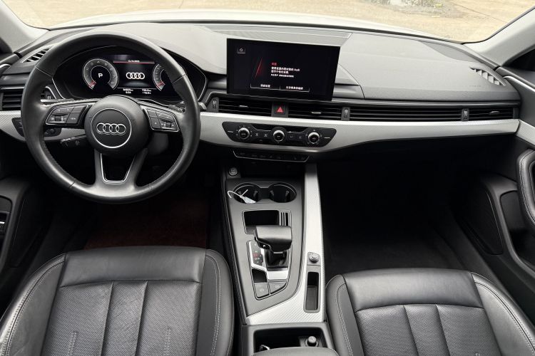 奥迪A4L 2020款 40 TFSI 时尚致雅型中控内饰7002