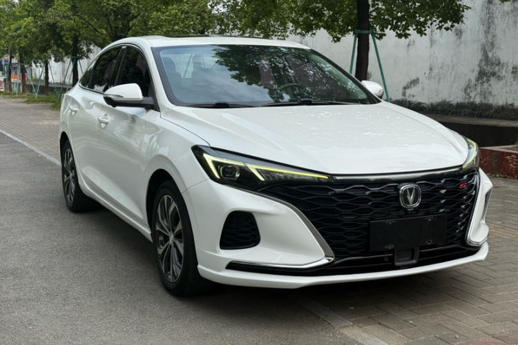 长安 逸动 2021款 PLUS 蓝鲸NE 1.4T GDI DCT旗舰型车身外观6004