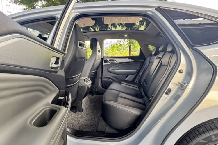 埃安 AION S Plus 2022款 70 智领版中控内饰7004