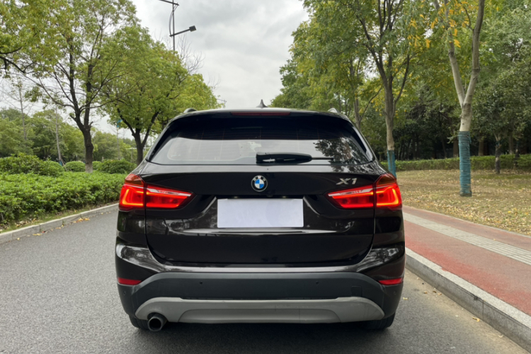 宝马X1 2016款 sDrive18Li 尊享型车身外观6001