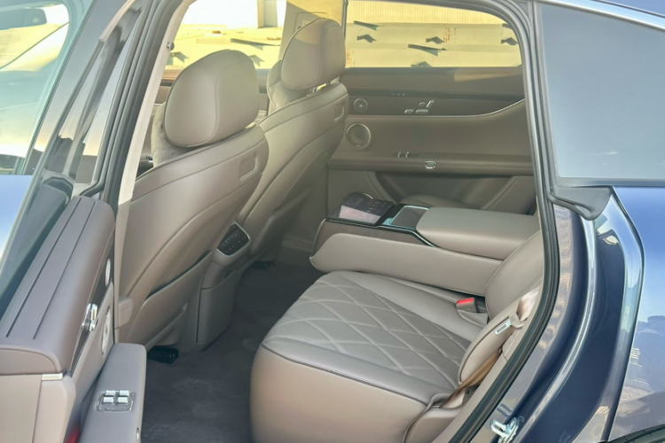 鸿蒙智行 享界S9 2025款 增程 Max+中控内饰7006