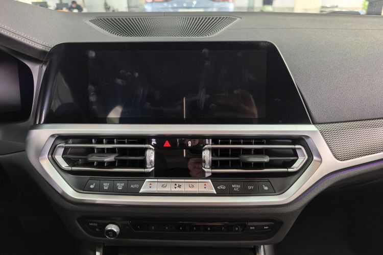 宝马3系 2022款 325i M运动曜夜套装局部细节16