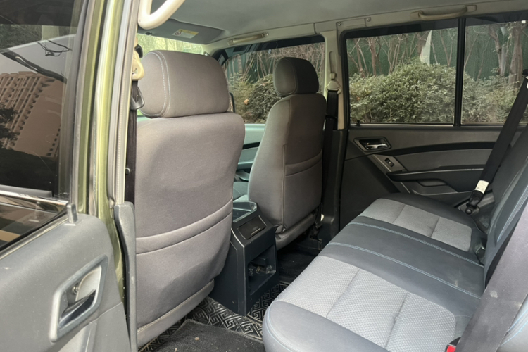 猎豹汽车 猎豹Q6 2015款 2.4L 手动四驱卓越型中控内饰7003