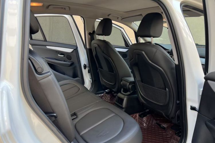 宝马2系多功能旅行车 2019款 220i 领先型中控内饰7005