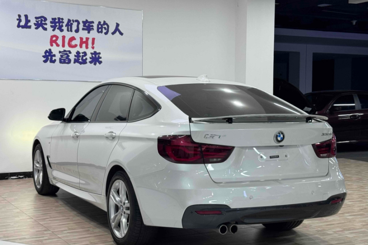 宝马3系GT 2020款 320i M运动套装车身外观6004