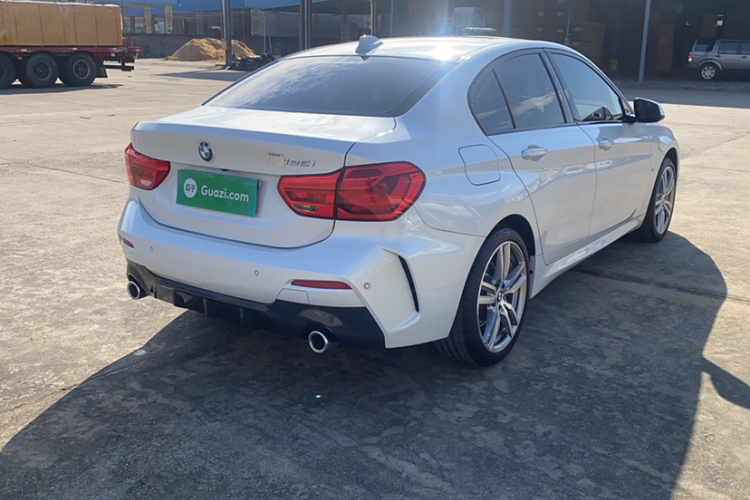 宝马1系 2020款 125i 领先型M运动套装车身外观6001