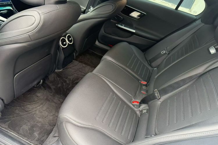 奔驰C级 2023款 改款二 C 260 L 运动版中控内饰7003