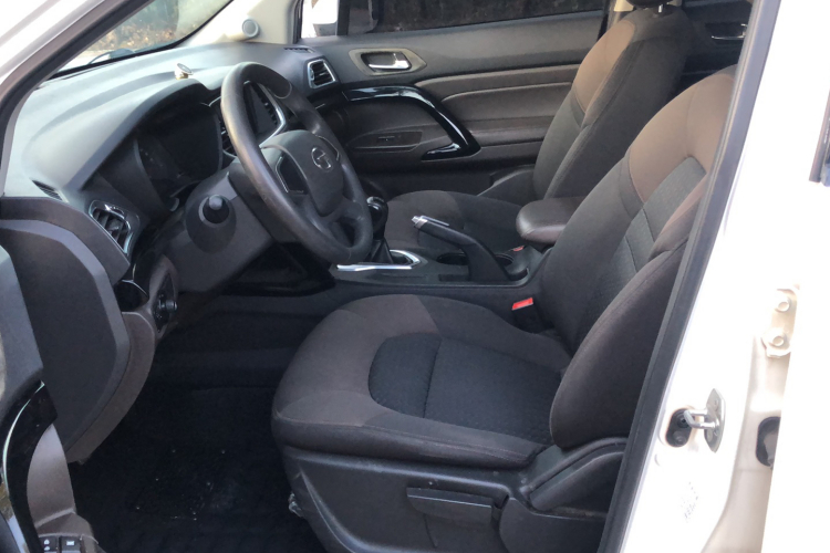 广汽传祺 传祺GS4 2015款 200T 手动舒适版局部细节19