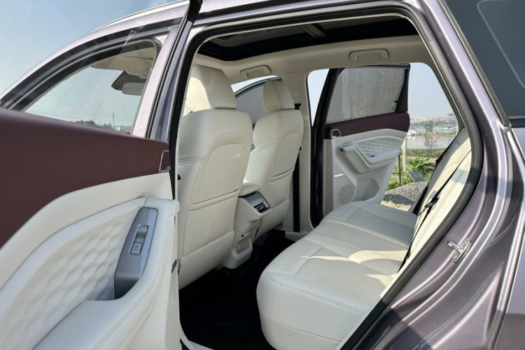 五菱汽车 五菱星云 2023款 2.0L DHT 旗舰版中控内饰7009