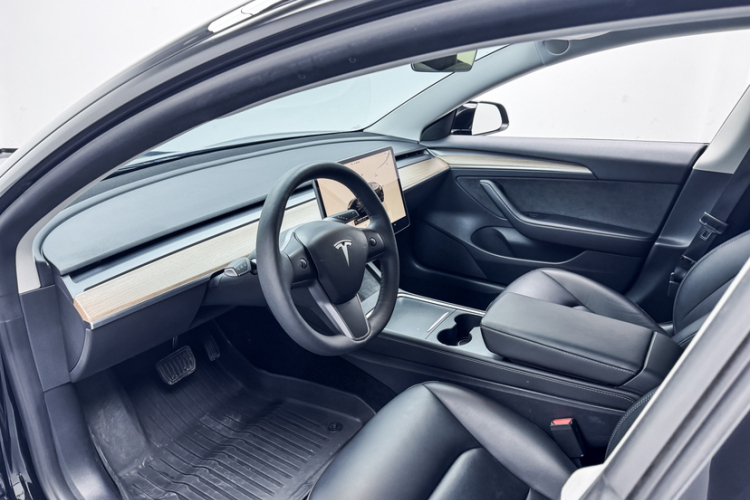 特斯拉 Model 3 2022款 后轮驱动版中控内饰7009