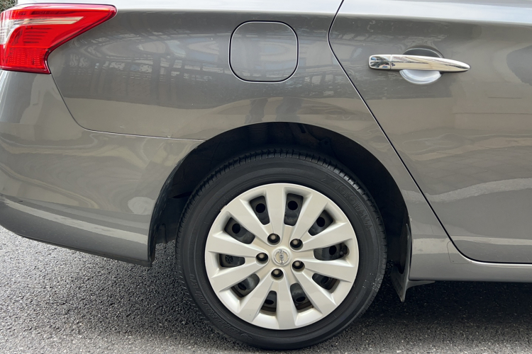 日产 轩逸 2021款 经典 1.6XE CVT舒适版车身外观6008