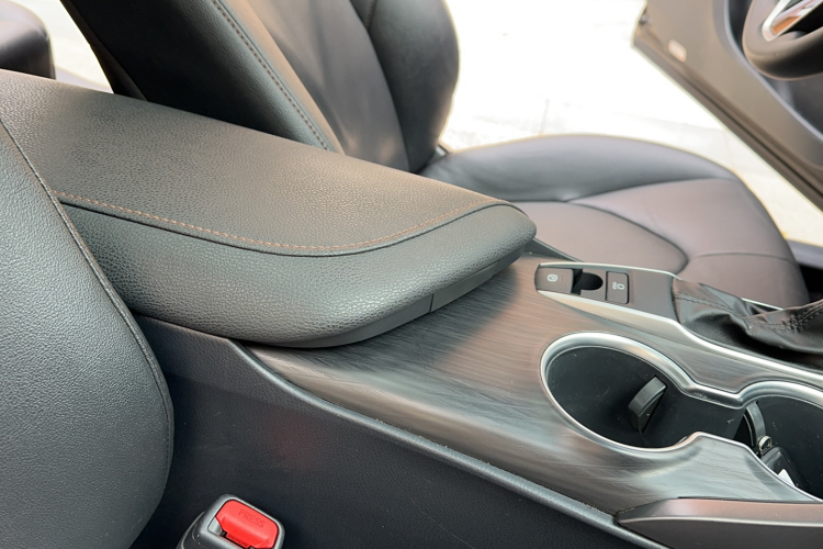 丰田 凯美瑞 2021款 2.0G 豪华版中控内饰7013