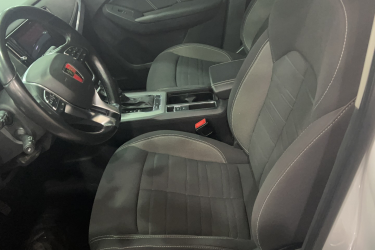 荣威RX5 2020款 20T 自动4G互联超越版中控内饰7001