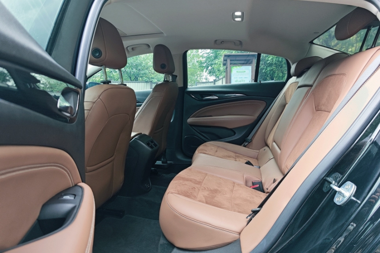 别克 君威 2020款 552T 豪华型中控内饰7005