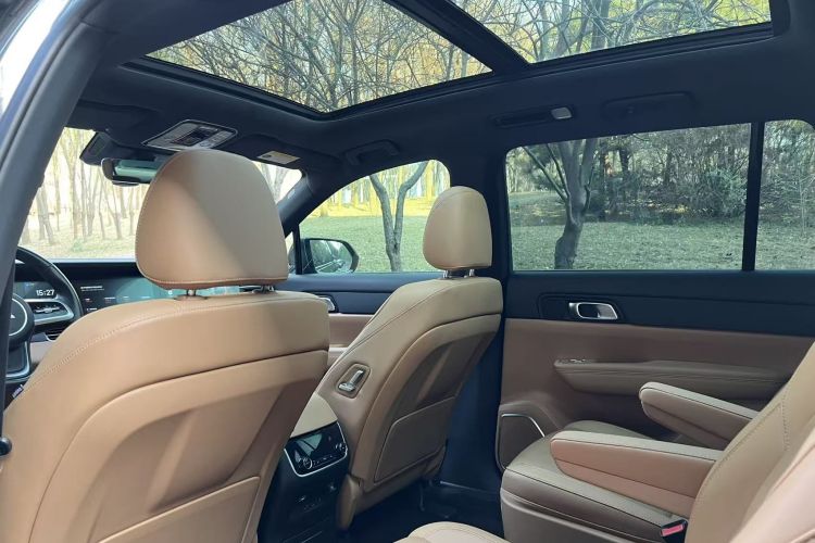 理想汽车 理想ONE 2021款 增程6座版中控内饰7004