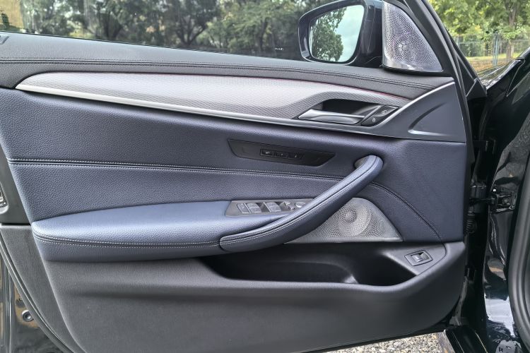 宝马5系(进口) 2020款 540i 风尚版 M运动套装中控内饰7008