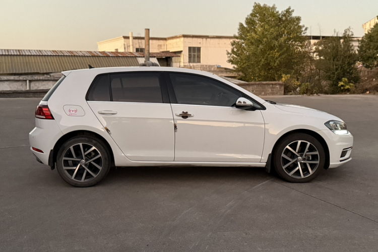 大众 高尔夫 2020款 200TSI DSG舒适进取版车身外观6007