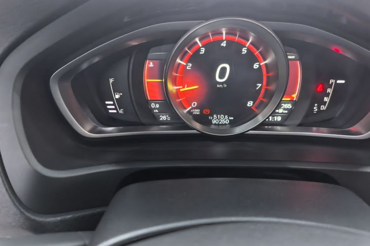 沃尔沃V40 2018款 T3 智逸版中控内饰15