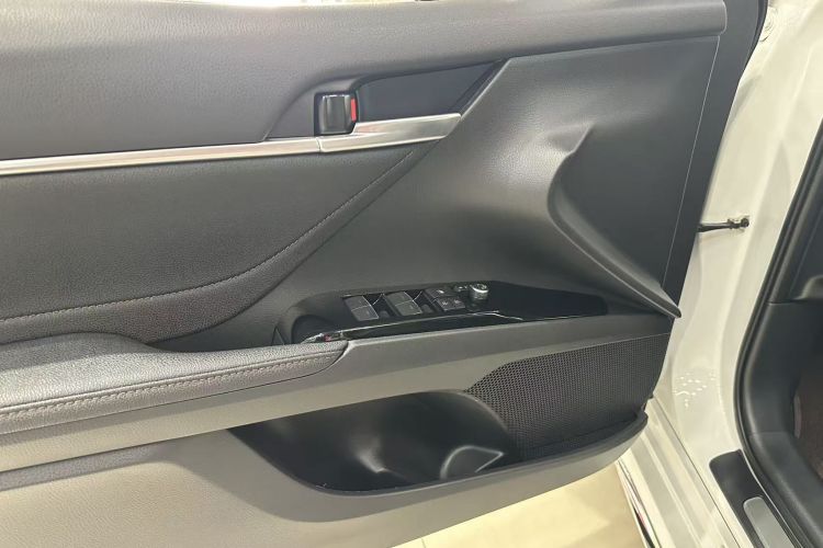 丰田 凯美瑞 2023款 2.5G 豪华版中控内饰7008