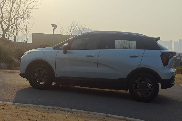 吉利几何E萤火虫 2022款 401KM 玲珑虎 4座车身外观6006