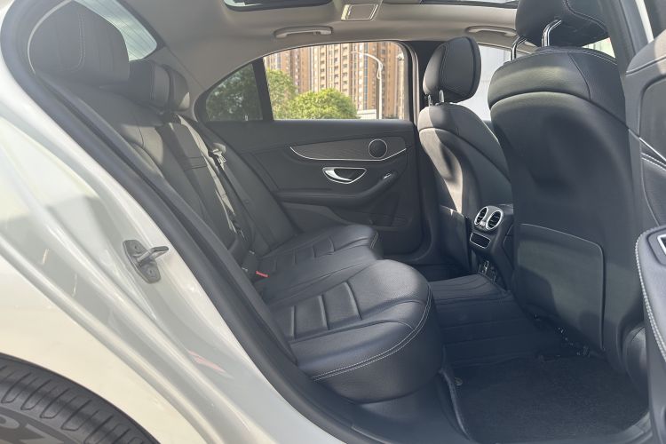 奔驰C级 2020款 C 260 L 运动版中控内饰7007