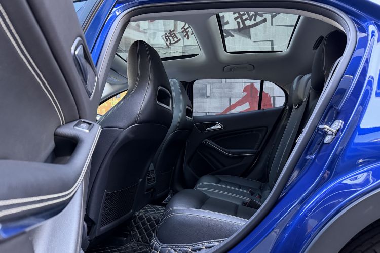 奔驰GLA 2018款 GLA 200 时尚型中控内饰7004