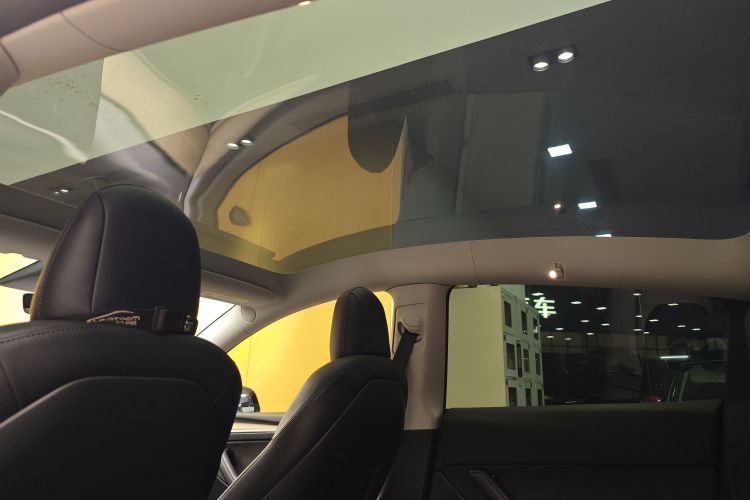 特斯拉 Model Y 2021款 标准续航后驱版局部细节22