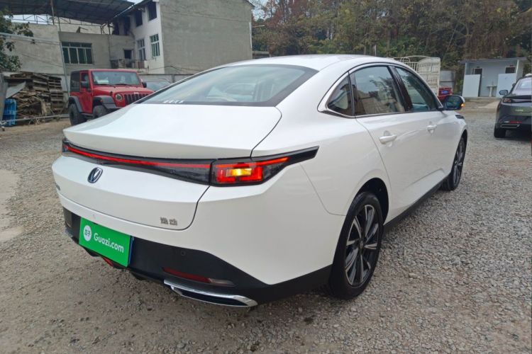 长安 逸动 2025款 蓝鲸 1.5T 500Bar尊贵型车身外观6005