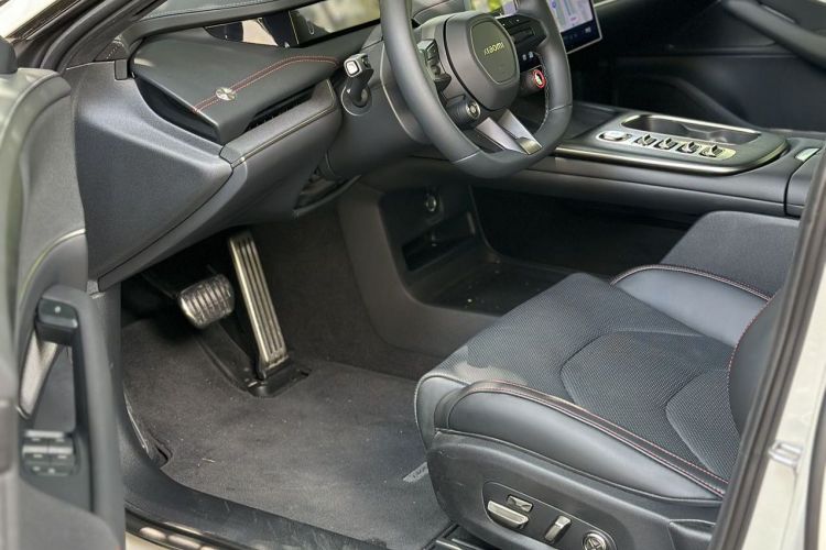 小米汽车 小米SU7 2024款 四驱超长续航高阶智驾Max版中控内饰7005