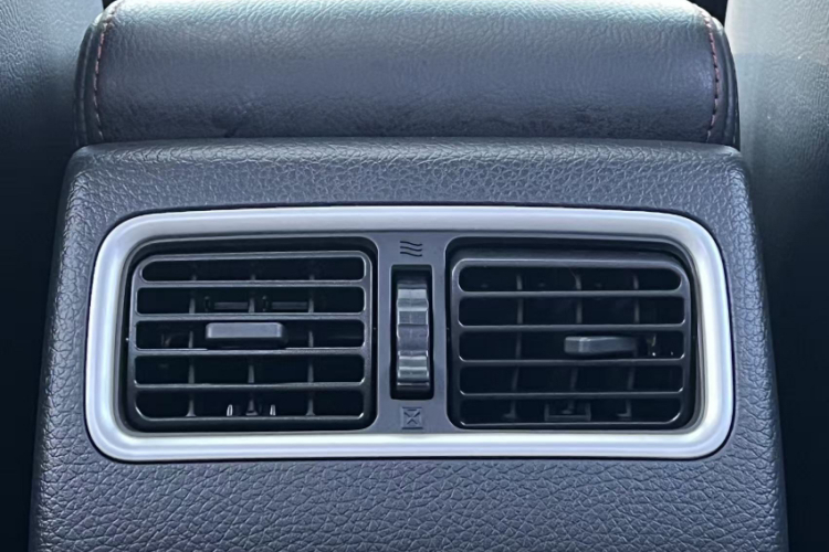 日产 天籁 2016款 改款 2.0L XL舒适版中控内饰7010