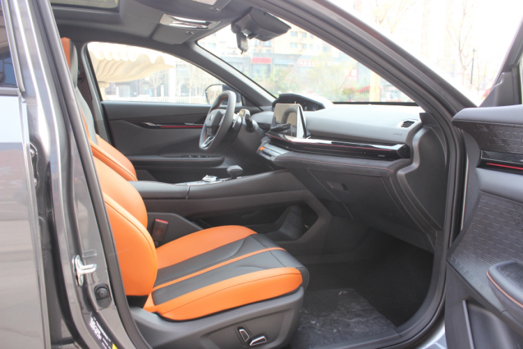 长安UNI-V 2024款 1.5T 尊贵运动型中控内饰7003