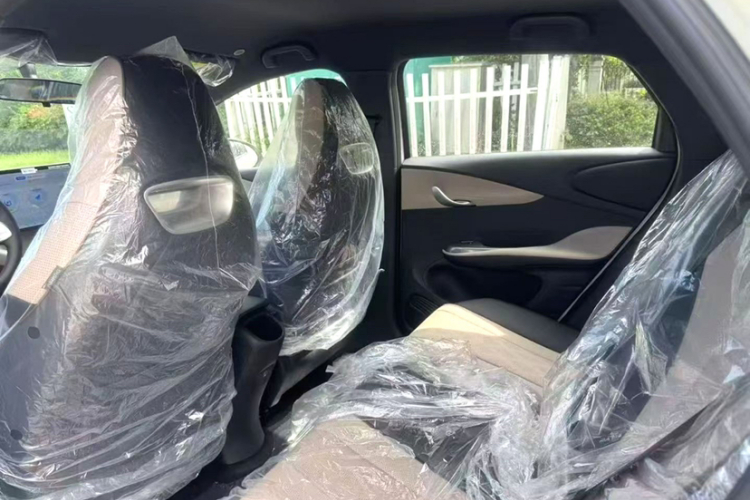 比亚迪 海豚 2025款 智驾版 420km 自由版中控内饰7003