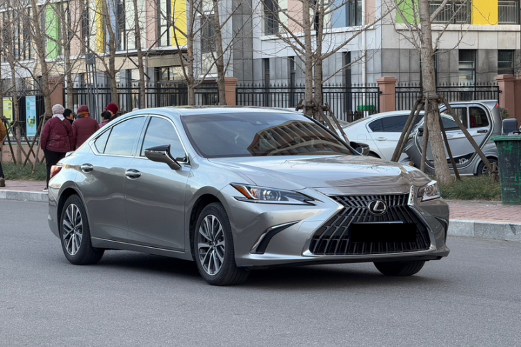 雷克萨斯ES 2022款 300h 卓越版车身外观6002