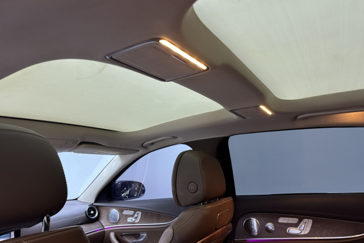 奔驰E级 2020款 改款 E 300 L 殊享版局部细节22