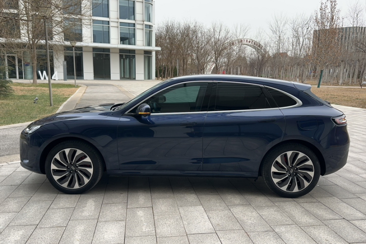 鸿蒙智行 问界M5 2022款 增程后驱标准版车身外观6003